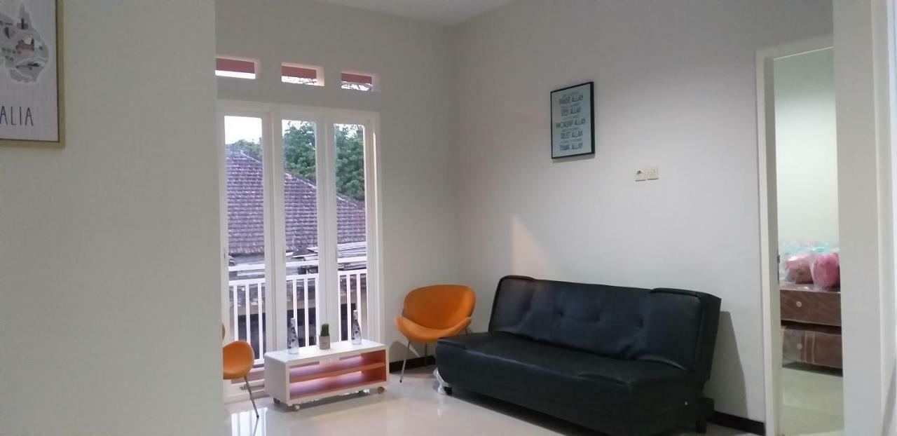 Oemah Arma Rinjani 2 Villa Batu  Buitenkant foto
